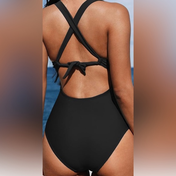 Cupshe Black Strappy One-Piece Swimsuit women’s size medium tummy control NWT - Picture 8 of 8